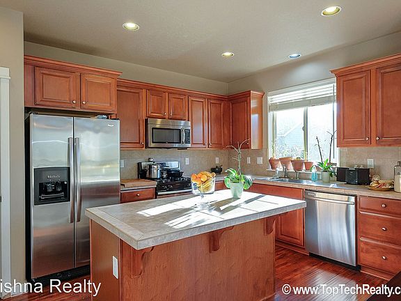 2nd image of 6194 NE Whitewood Dr