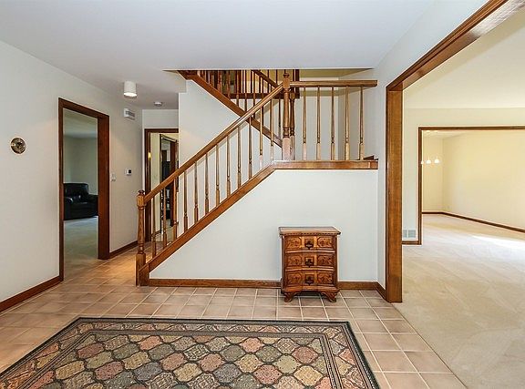 3rd image of 1068 Wilmette Ter