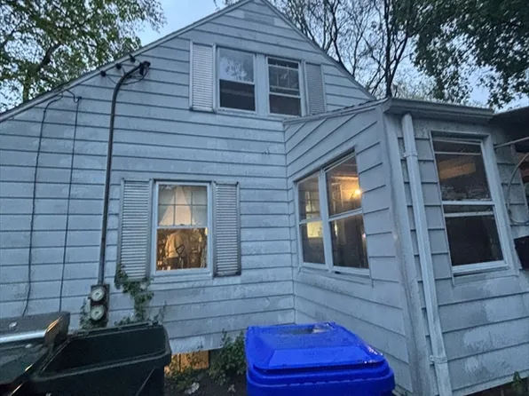59 Piedmont St, Springfield, MA 01104