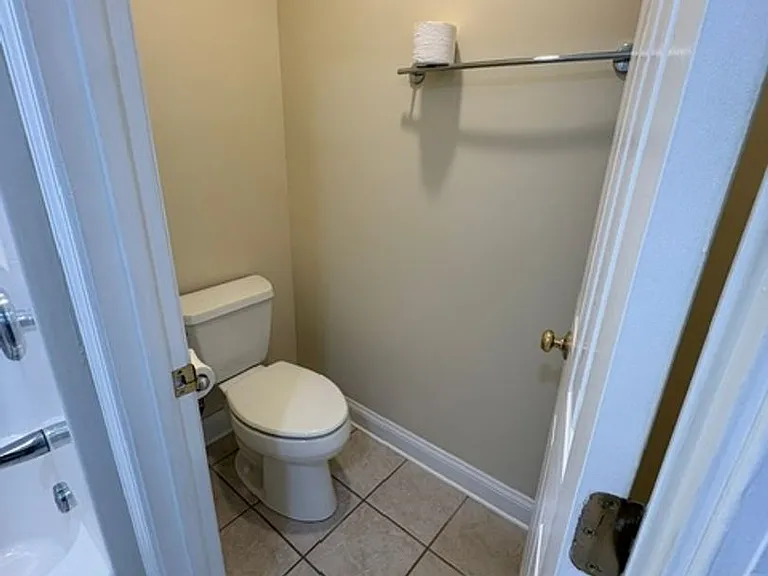 435 Pickens Ct — Photo 10