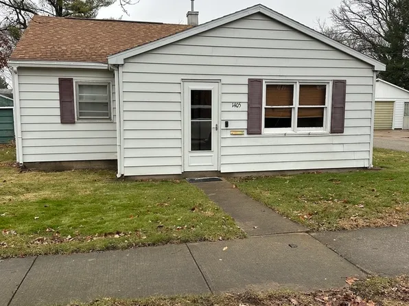 1405 Blackstone St, Bloomington, IL 61701