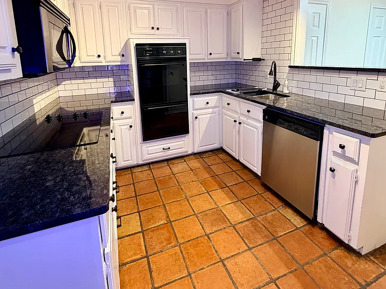 5045 Thunder Rd — Photo 14