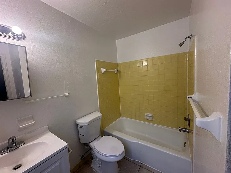 123 Erie St — Photo 34
