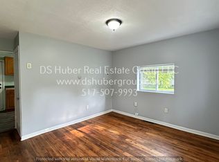 6244 Grovenburg Rd, Lansing, MI 48911