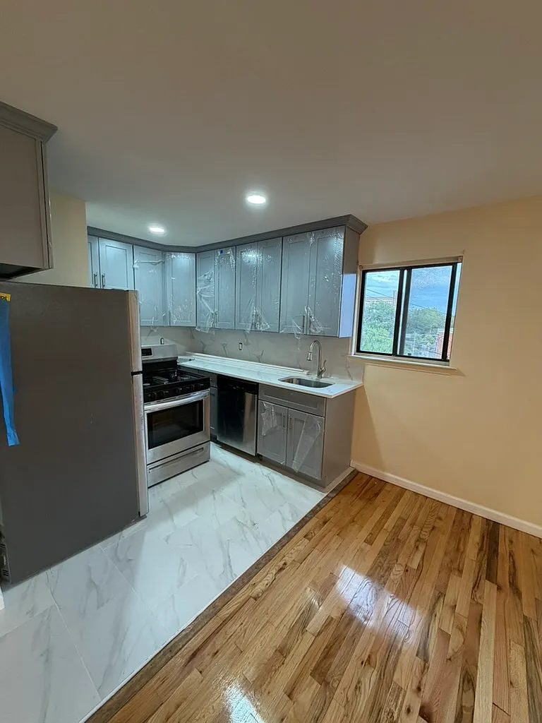 3 bed, $3,100 — Photo 3