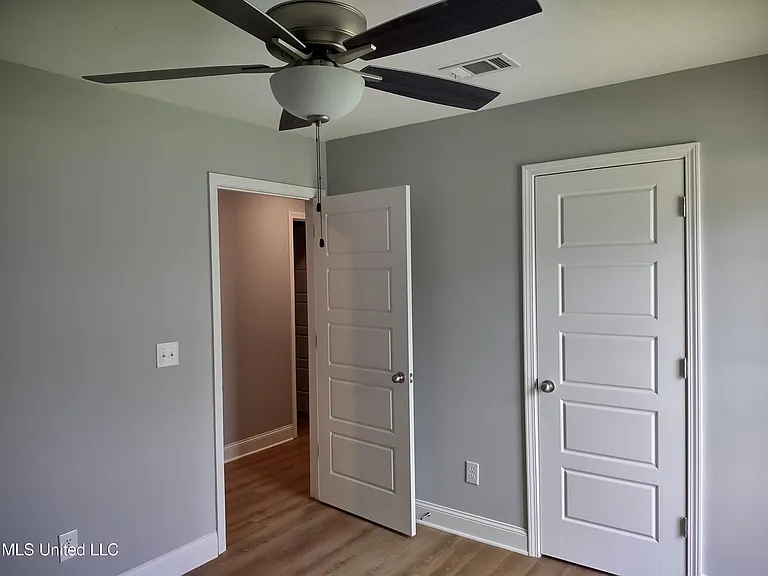 599 Westfield Dr — Photo 14