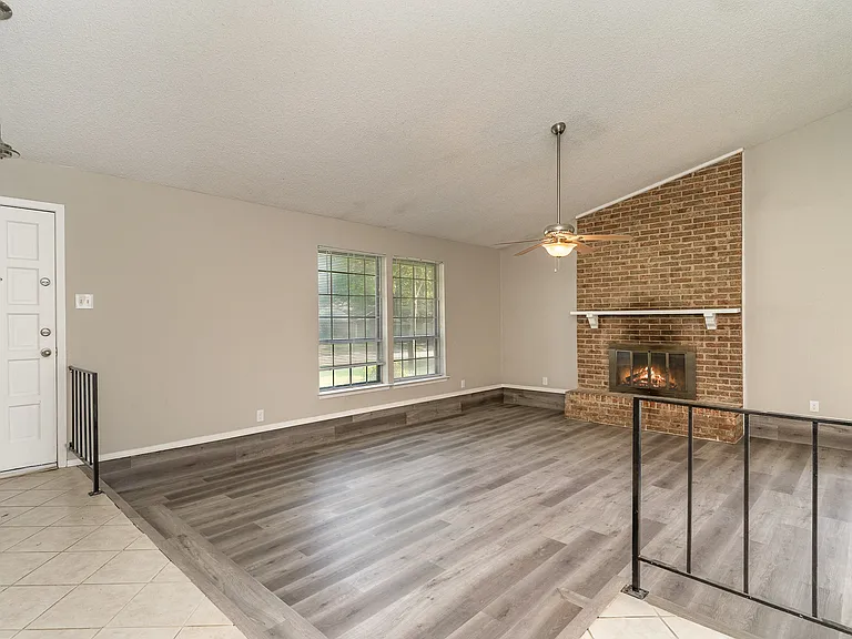 2311 Lawnmeadow Dr — Photo 4