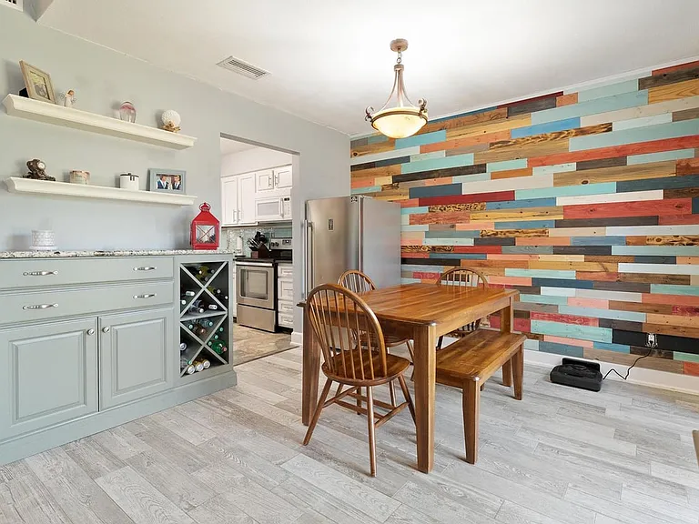 800 Bay Dr #10 — Photo 23
