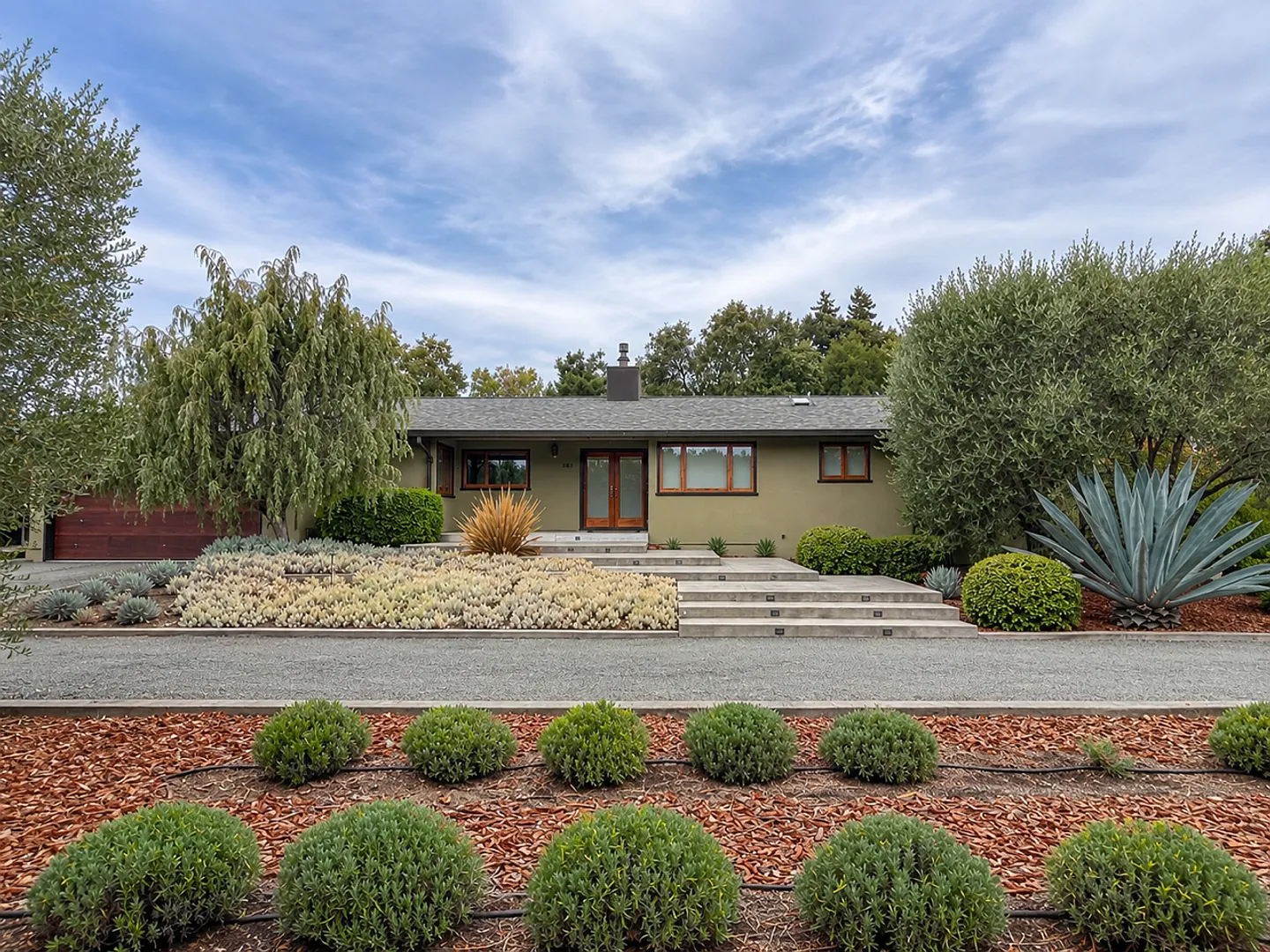 Stunning Napa Valley Property with Guest Cottage, Pool & Vineyard Views — Photo 1