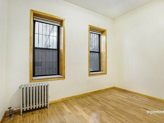 2nd image of 35 Henry St #B1