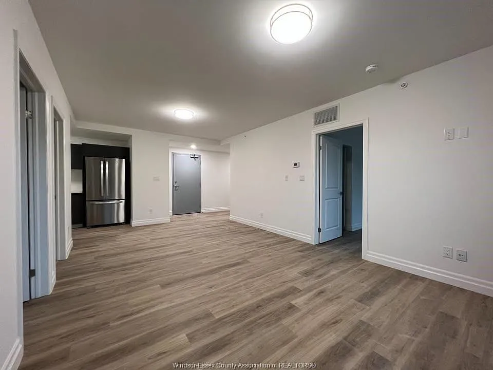 2 bed, 2.0 bath, 1095 sqft, $2,100 — Photo 2