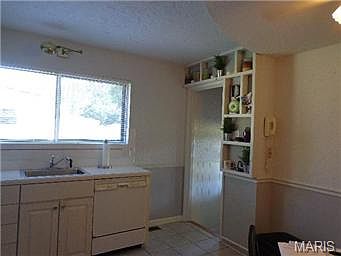 3rd image of 2430 Orleans Ln