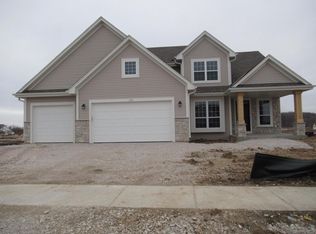 1548 Bluestem Trl, Oconomowoc, WI 53066