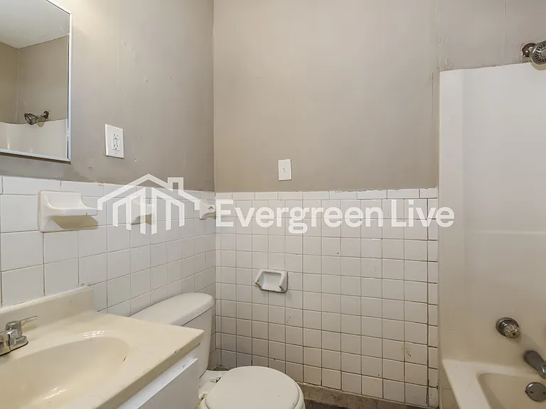 1064 Bonnie St — Photo 13