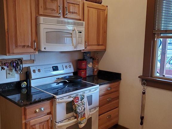 3rd image of 268 N 2nd St #1