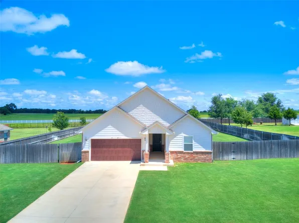 1261 Round Leaf Rd, Edmond, OK 73034