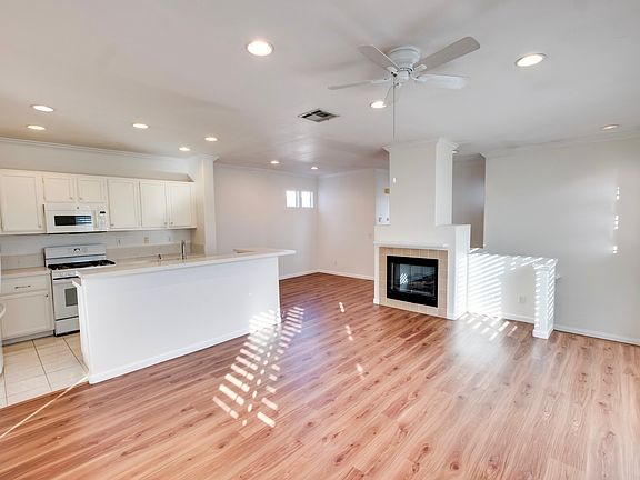 4th image of 10948 Ivy Hill Dr Unit 8