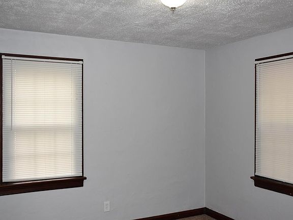 5th image of 26 Lamar Dr