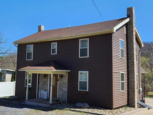 12379 Maple Ln, Huntingdon, PA 16647