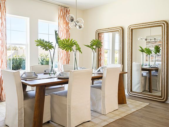 Bayside II at Pasadena Woods Dining Room