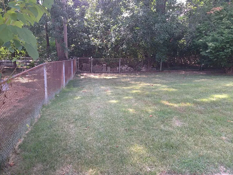 513 Ranch Dr — Photo 32