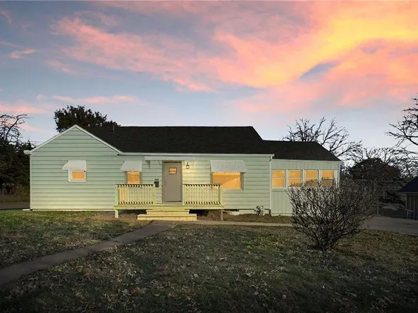 8301 Highland Ave, Kansas City, MO 64131