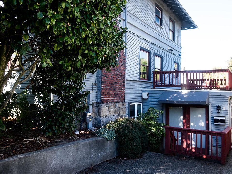 This rental listing is for the lower unit attached to the ma