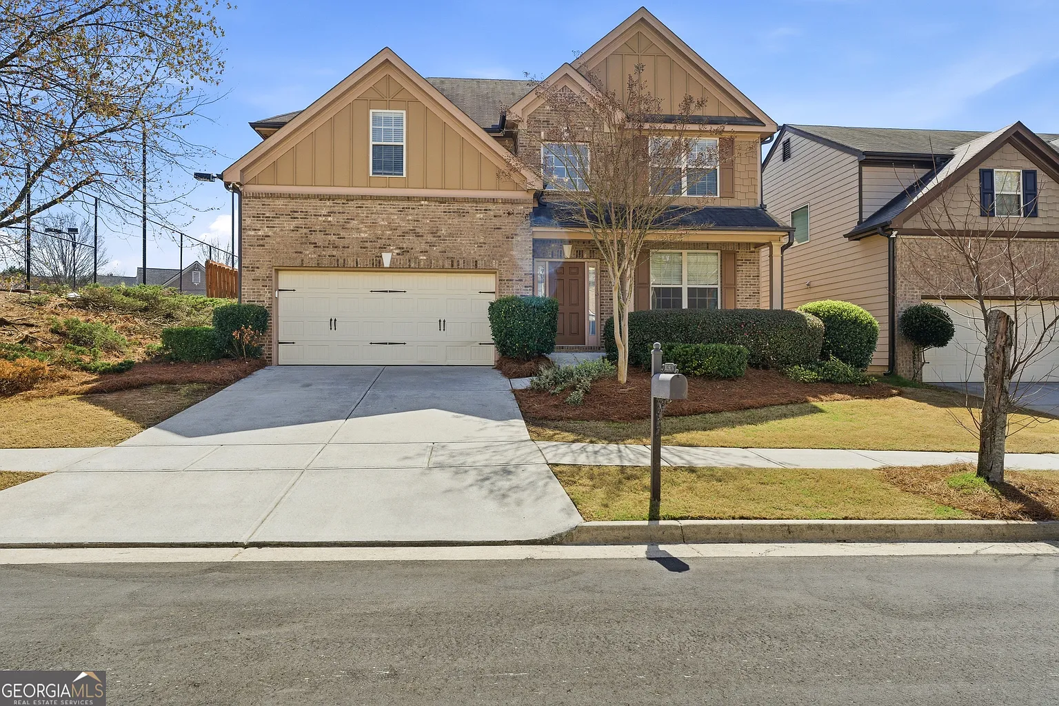 3291 Montauk Hill Dr photo 1