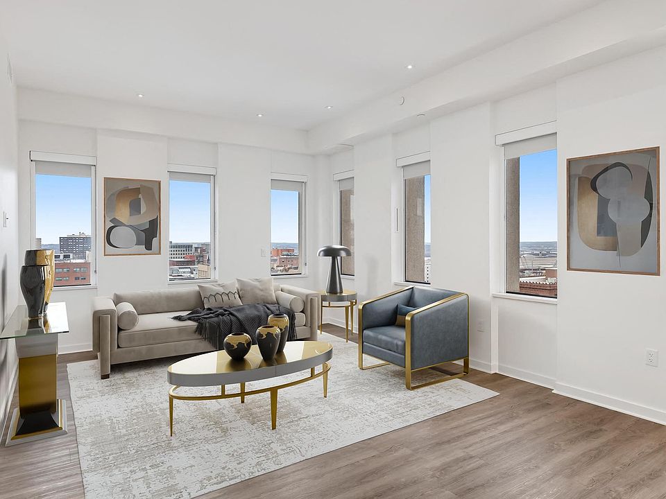 B5 Two Bedroom w/ Den Living Room