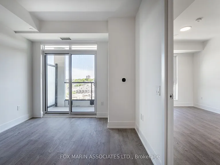 858 Dupont St #806 — Photo 17