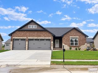 1823 Robins Mill Ct, Maryville, IL 62062
