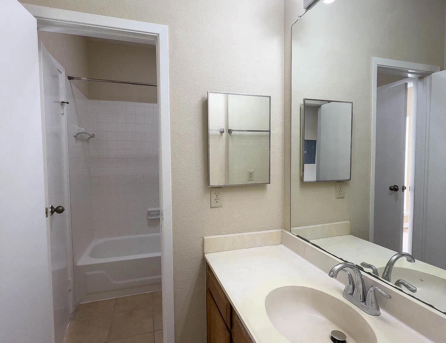 2 bed, 900 sqft, $2,095 — Photo 3