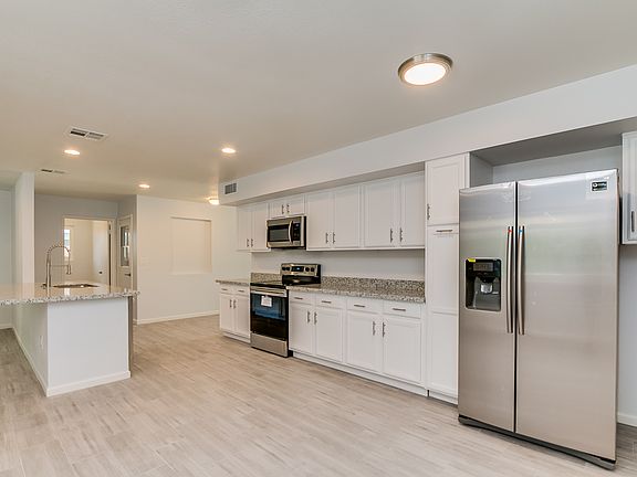3rd image of 10223 W Palmer Dr