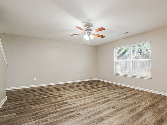 4th image of 442 Randolph Dr