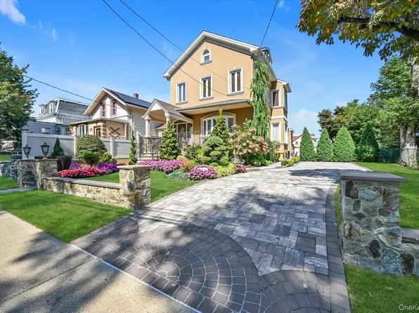 14915 11th Avenue, Whitestone, NY 11357