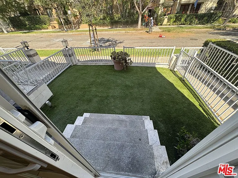 137 S Crescent Dr #1 — Photo 22