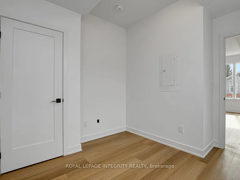 35 Ella St #C — Photo 11