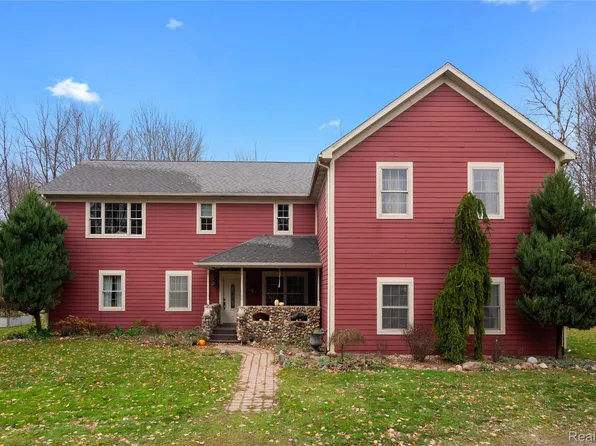 2222 Loree Rd, Applegate, MI 48401