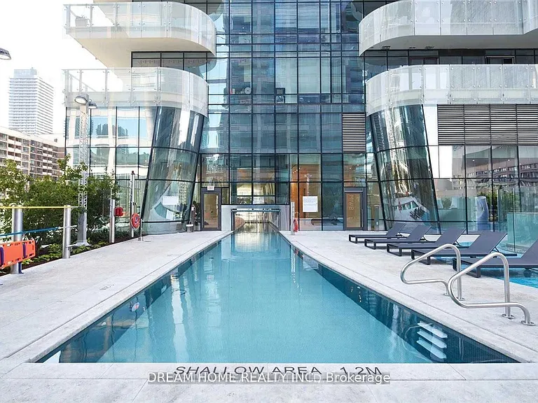 1 Bloor St E #3708 — Photo 17