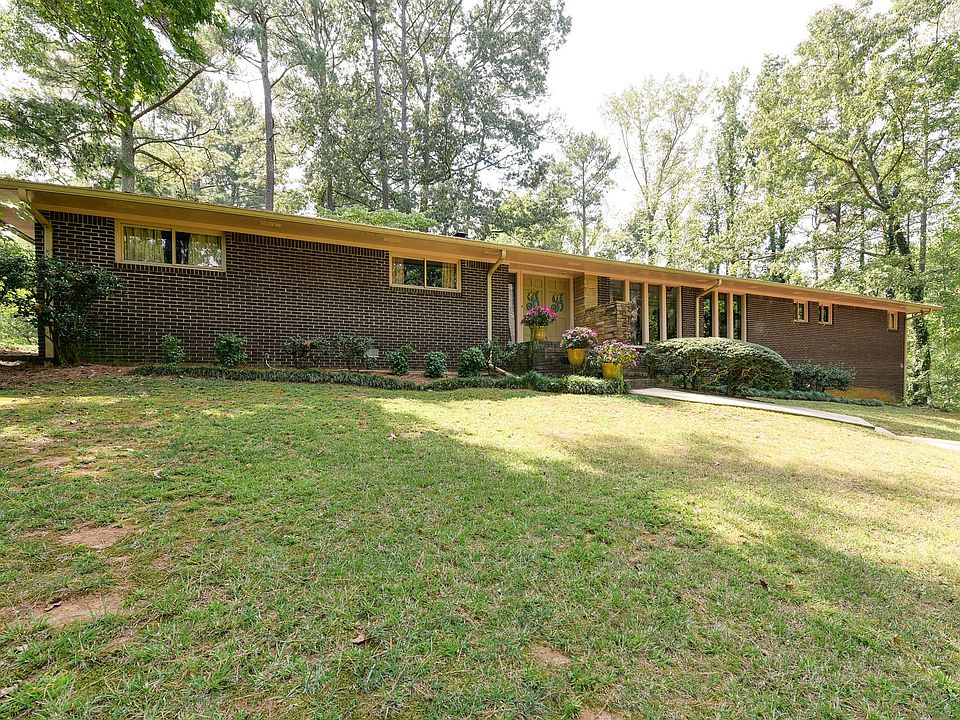 1st image of 4602 Windsor Dr SW