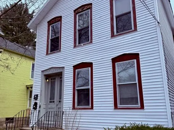 902 3rd Avenue, Troy, NY 12182