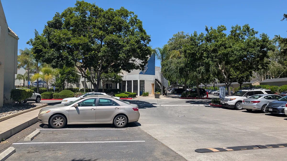 Building Photo - Fountain Circle Townhomes