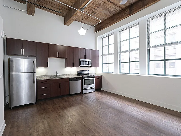Lucas Place Lofts — Photo 18