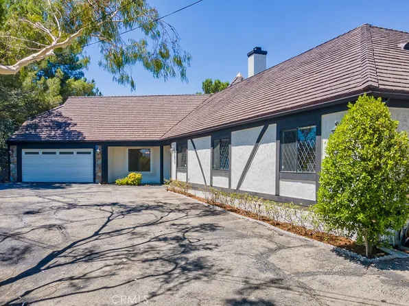 23161 8th St, Santa Clarita, CA 91321