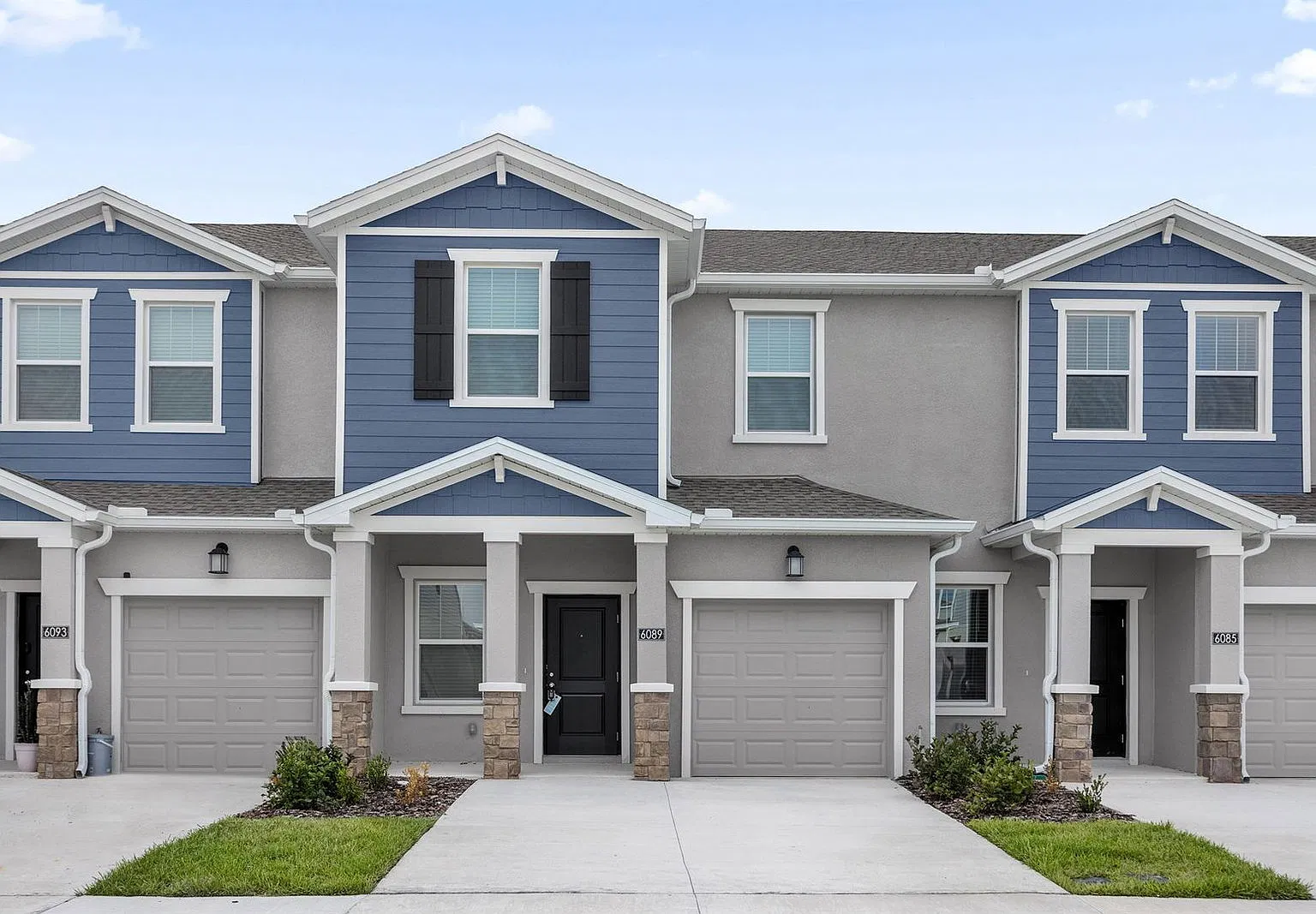 3 bed, 2.5 bath, 1834 sqft, $2,490 — Photo 1