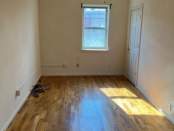 4th image of 905-07 N 2nd St #3