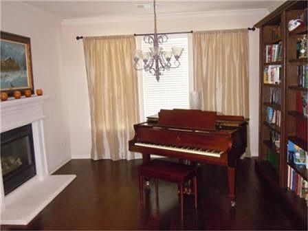 4th image of 6 Shorehaven Ln
