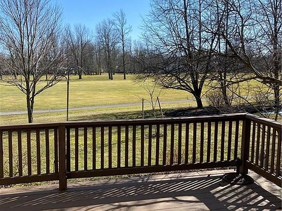 5th image of 251 Old Meadow Dr