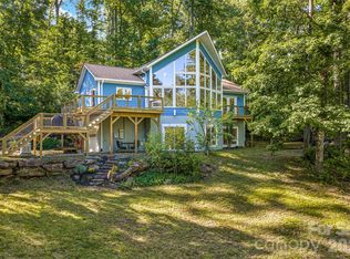 918 Long Branch Rd, Swannanoa, NC 28778