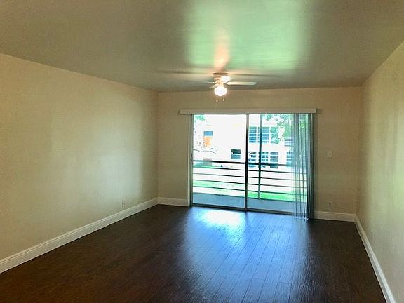 2nd image of 5520 Lakewood Cir N #621-1